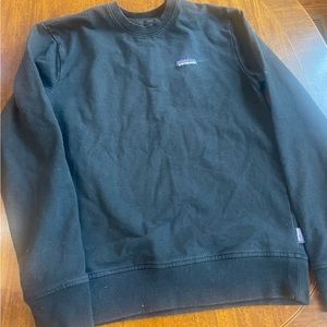 Patagonia adult small. Regular fit crew sweatshirt